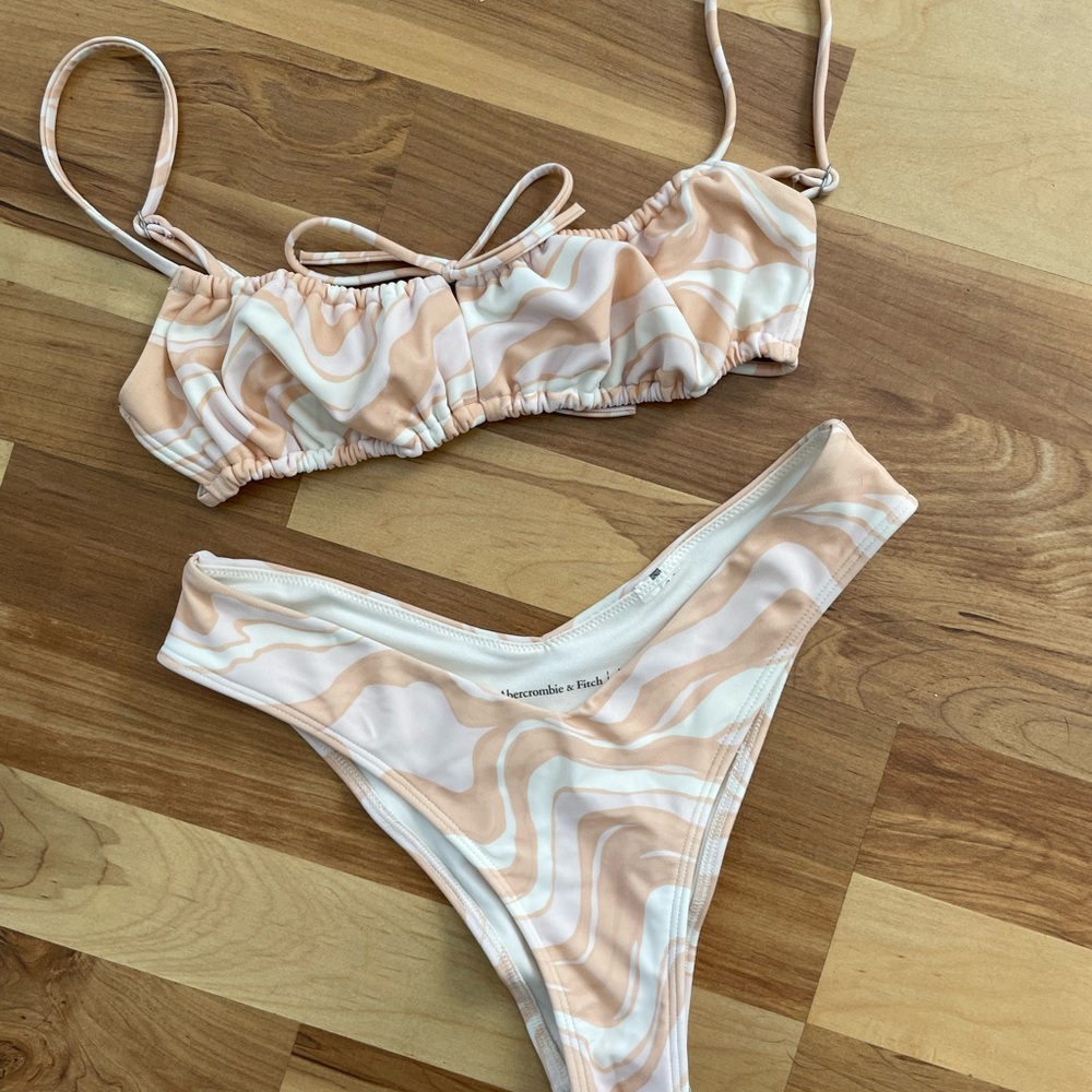Abercrombie & Fitch Retro Bikini in White and Pink